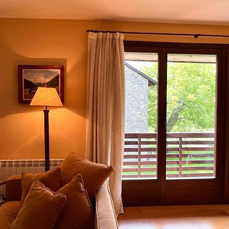 Apartament De La Vall Ferrera - L'Amfitriona Areu Exterior photo