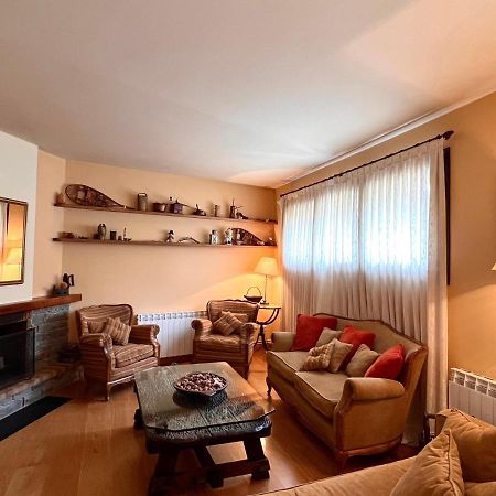Apartament De La Vall Ferrera - L'Amfitriona Areu Exterior photo